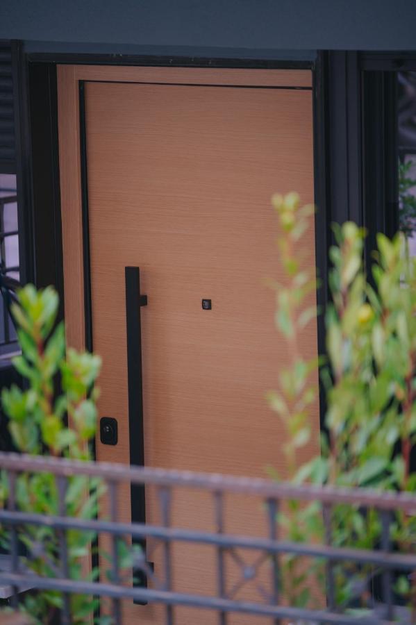 New Modern Ground Floor Apartment By The Sea Salonic Exterior foto